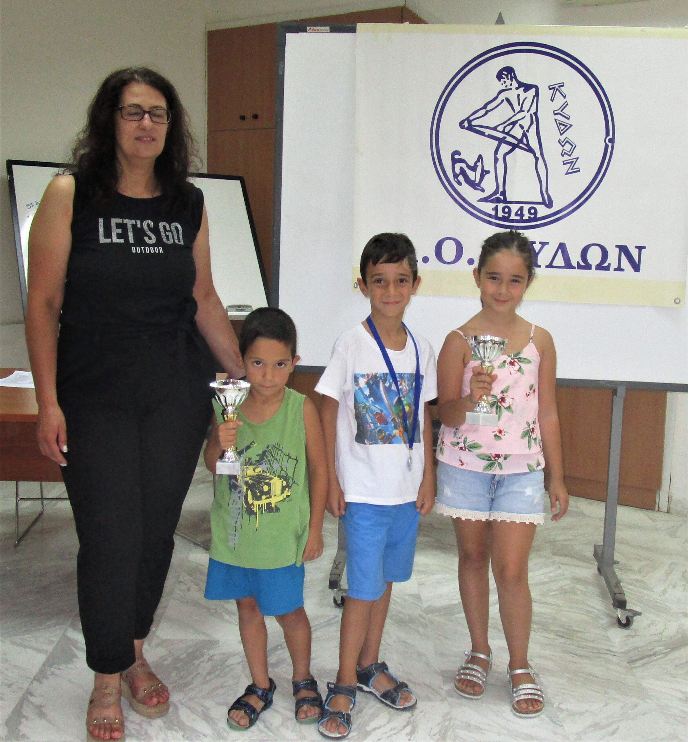 κατω των 8 απονομη
